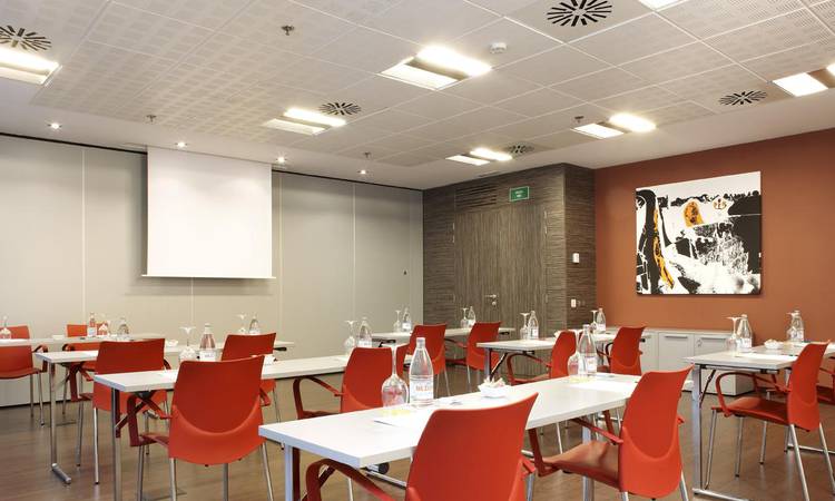 Sala Presentaciones Hotel ILUNION Barcelona Barcelona Sala Presentaciones Hotel ILUNION Barcelona Barcelona